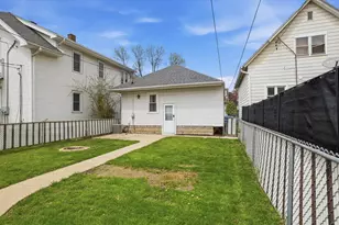 5827 W Rogers St, West Allis, WI 53219 - Photo 20