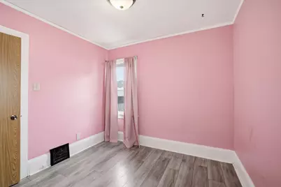 5827 W Rogers St, West Allis, WI 53219 - Photo 10