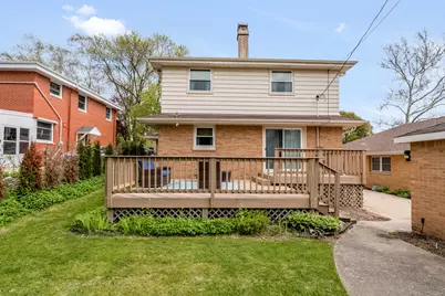 10422 W Hillside Ave, Wauwatosa, WI 53222 - Photo 4