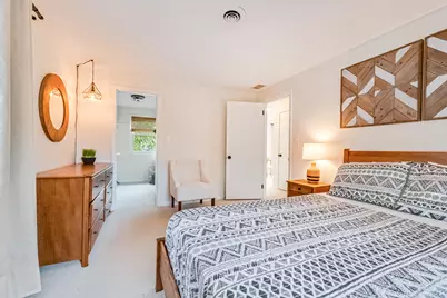 10422 W Hillside Ave, Wauwatosa, WI 53222 - Photo 36