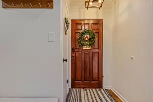 10422 W Hillside Ave, Wauwatosa, WI 53222 - Photo 10