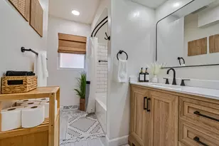 10422 W Hillside Ave, Wauwatosa, WI 53222 - Photo 20
