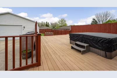 9340 W Arch Ave, Milwaukee, WI 53224 - Photo 10