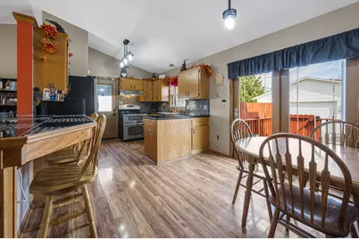 9340 W Arch Ave, Milwaukee, WI 53224 - Photo 4
