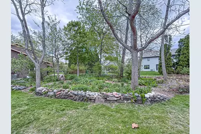 13130 W Scarborough Dr, New Berlin, WI 53151 - Photo 40