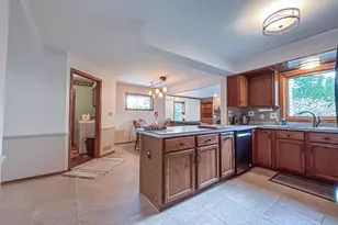 13130 W Scarborough Dr, New Berlin, WI 53151 - Photo 14