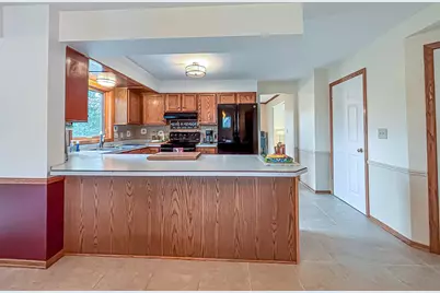 13130 W Scarborough Dr, New Berlin, WI 53151 - Photo 12