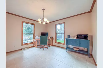 13130 W Scarborough Dr, New Berlin, WI 53151 - Photo 8