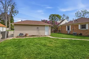 5723 N Crestwood Blvd, Glendale, WI 53209 - Photo 12