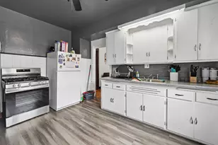 2200 S 84th St, West Allis, WI 53227 - Photo 6