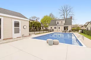 8314 N Regent Rd, Fox Point, WI 53217 - Photo 18