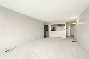 2525 S Shore Dr, Milwaukee, WI 53207 - Photo 36