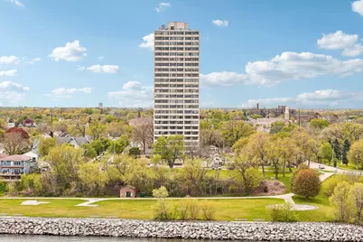 2525 S Shore Dr #14B, Milwaukee, WI 53207 - Photo 24