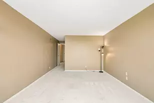 2525 S Shore Dr, Milwaukee, WI 53207 - Photo 42