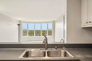 2525 S Shore Dr, Milwaukee, WI 53207 - Photo 32