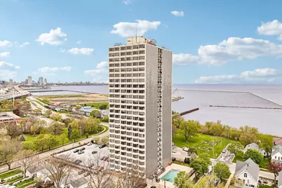 2525 S Shore Dr #14B, Milwaukee, WI 53207 - Photo 48