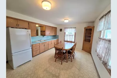 1288  Marian Ln, Green Bay, WI 54304 - Photo 8
