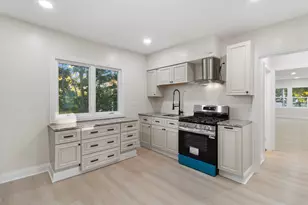 6800 Auburn Ave, Wauwatosa, WI 53213 - Photo 24