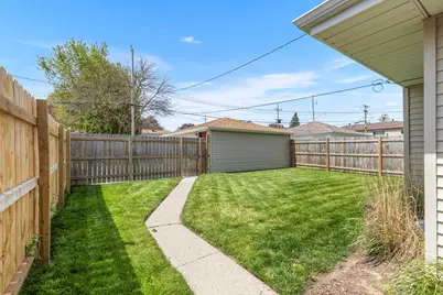 4749 N 79th St, Milwaukee, WI 53218 - Photo 20
