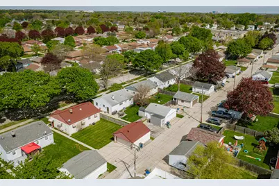 3276 S 69th St, Milwaukee, WI 53219 - Photo 38
