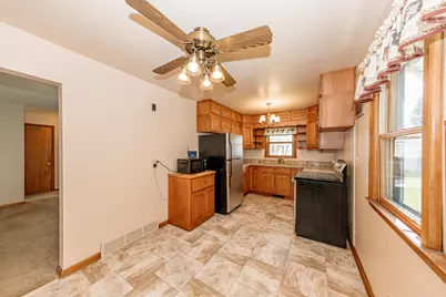 3276 S 69th St, Milwaukee, WI 53219 - Photo 10