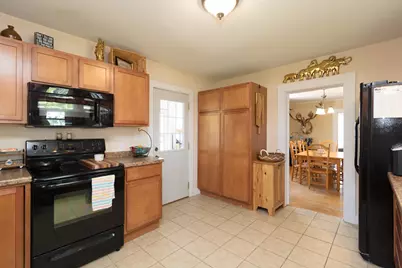 121 S Cedar St, Horicon, WI 53032 - Photo 2