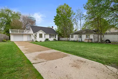 207 S Harrison St, Delavan, WI 53115 - Photo 2