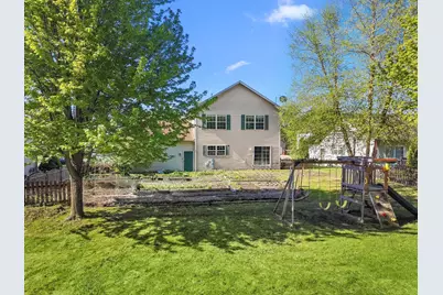 1108 E Pinecrest Ln, Elkhorn, WI 53121 - Photo 14