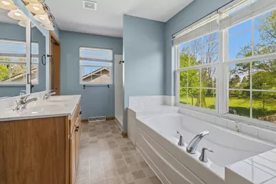 1108 E Pinecrest Ln, Elkhorn, WI 53121 - Photo 6