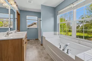 1108 E Pinecrest Ln, Elkhorn, WI 53121 - Photo 6