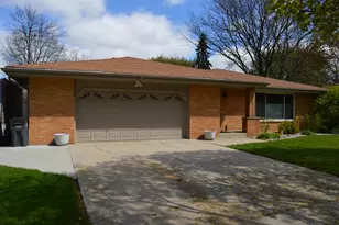 2132 Rambling Rose Rd, Waukesha, WI 53186 - Photo 28