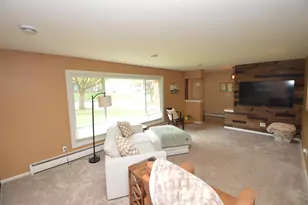 2132 Rambling Rose Rd, Waukesha, WI 53186 - Photo 6