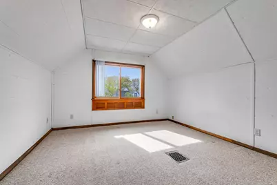 2932 S 8th St, Milwaukee, WI 53215 - Photo 16