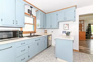 2746 S 77th St, West Allis, WI 53219 - Photo 14
