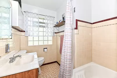 2746 S 77th St, West Allis, WI 53219 - Photo 34