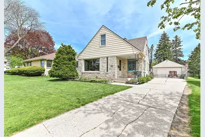 2746 S 77th St, West Allis, WI 53219 - Photo 2