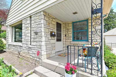 2746 S 77th St, West Allis, WI 53219 - Photo 6