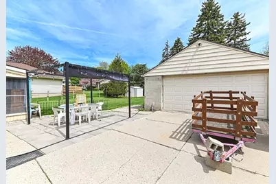 2746 S 77th St, West Allis, WI 53219 - Photo 26