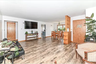 2746 S 77th St, West Allis, WI 53219 - Photo 18