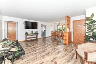 2746 S 77th St, West Allis, WI 53219 - Photo 18