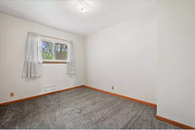 5228 N 107th St, Milwaukee, WI 53225 - Photo 16