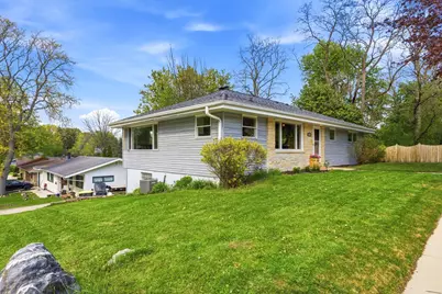 1004 E Newhall Ave, Waukesha, WI 53186 - Photo 2