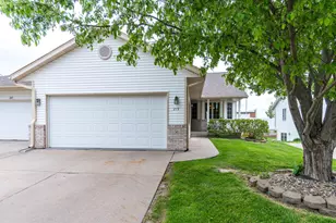 219 Heritage Ln, Onalaska, WI 54650 - Photo 2