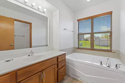 6615  Greenhill Dr, Racine, WI 53406 - Photo 18