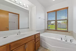 6615 Greenhill Dr, Racine, WI 53406 - Photo 18