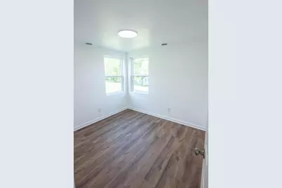 8231  Chara Dr, Burlington, WI 53105 - Photo 6
