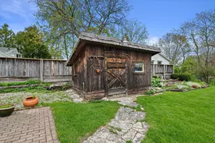 901 Hawthorn Dr, Waukesha, WI 53188 - Photo 22