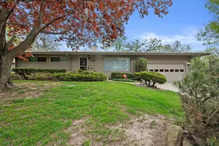 901 Hawthorn Dr, Waukesha, WI 53188 - Photo 1