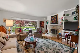 901 Hawthorn Dr, Waukesha, WI 53188 - Photo 4