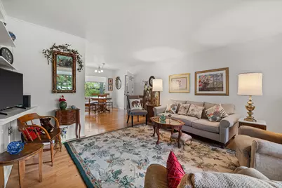 901  Hawthorn Dr, Waukesha, WI 53188 - Photo 2
